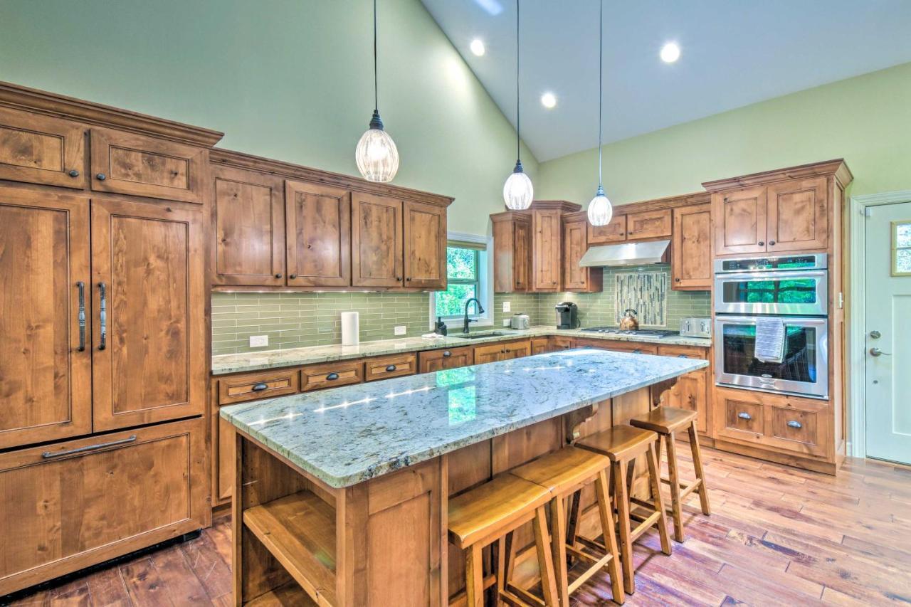 Cozy Riverside Dahlonega Home With Kayaks And Fire Pit エクステリア 写真