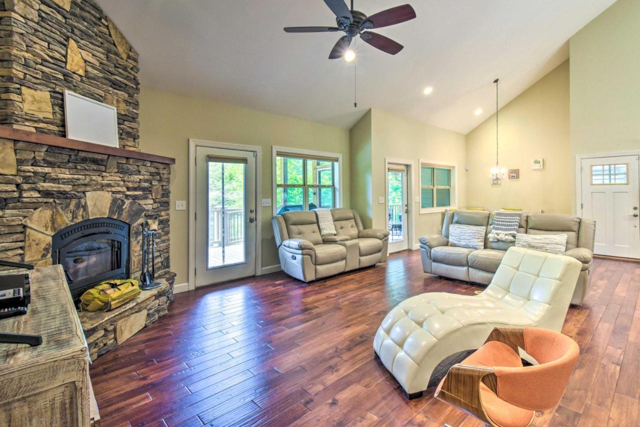 Cozy Riverside Dahlonega Home With Kayaks And Fire Pit エクステリア 写真